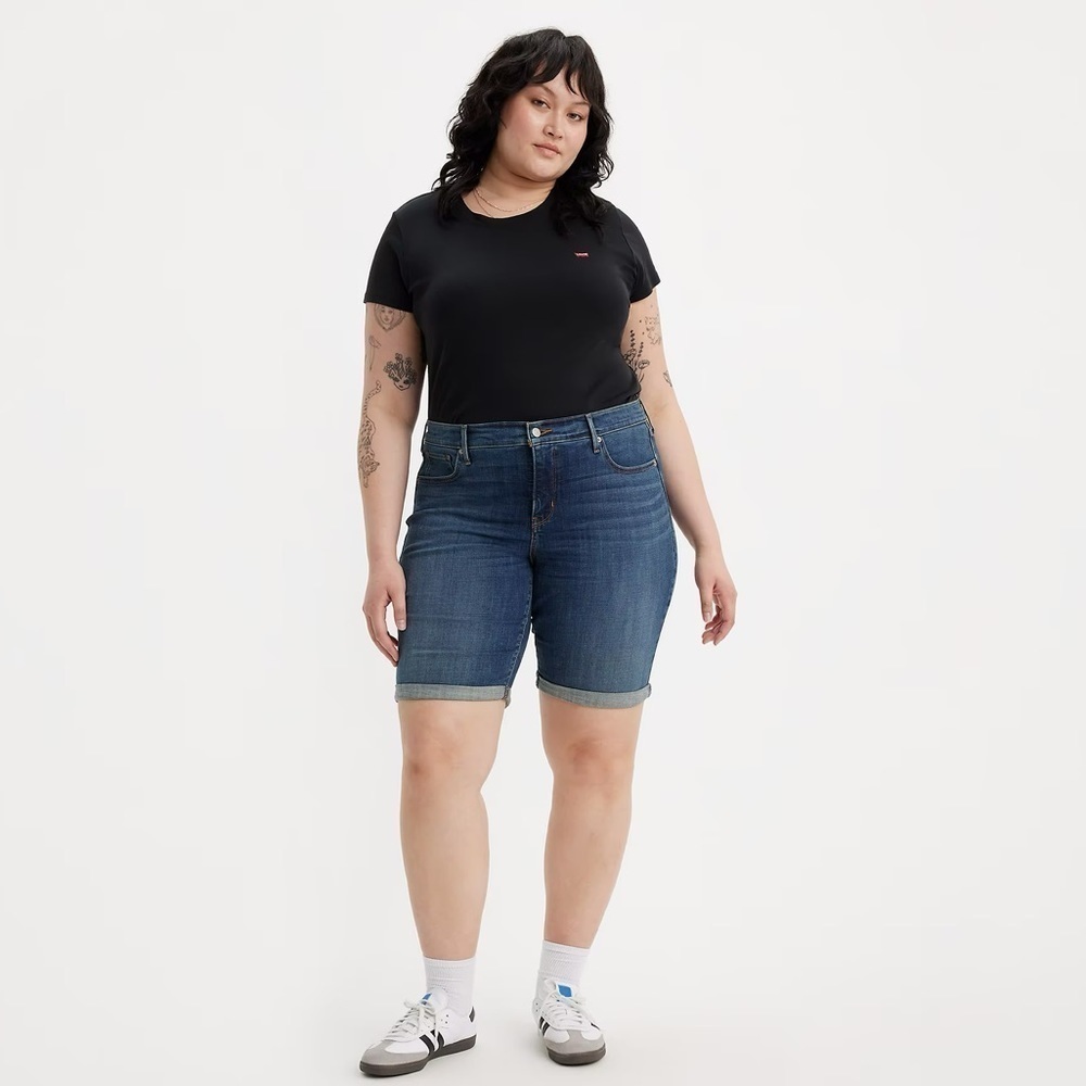 Levi’s Classic Bermuda Shorts Size 26 NWT